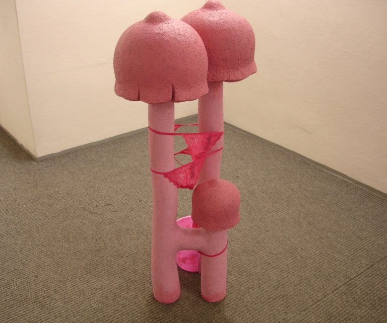 Tester, 2007. Polystyren, skelný cement, polychromie.